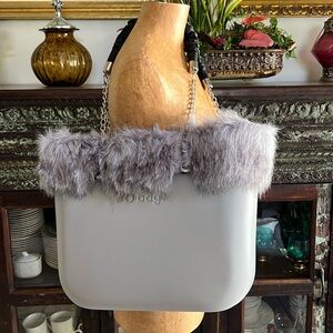 O Bag Gray with faux fur trim